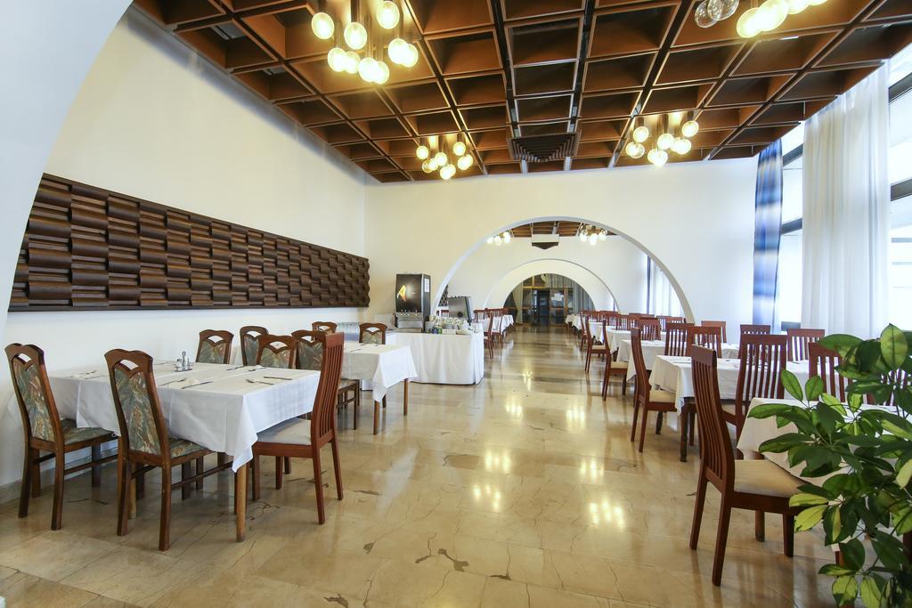 Hotel Zagreb Split Bagian luar foto