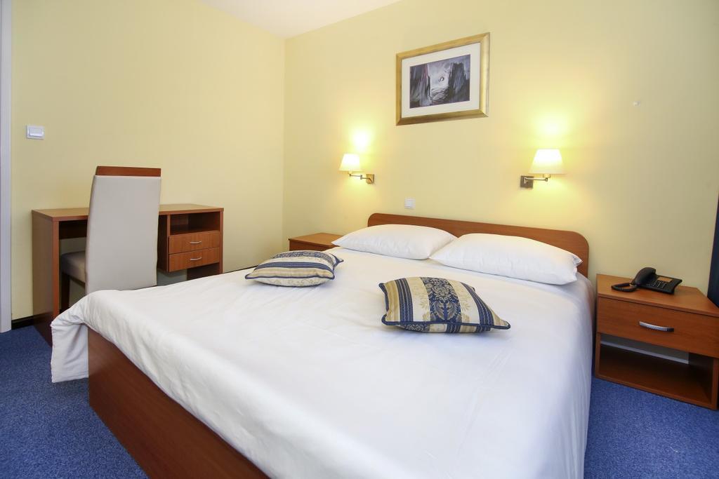 Hotel Zagreb Split Bagian luar foto