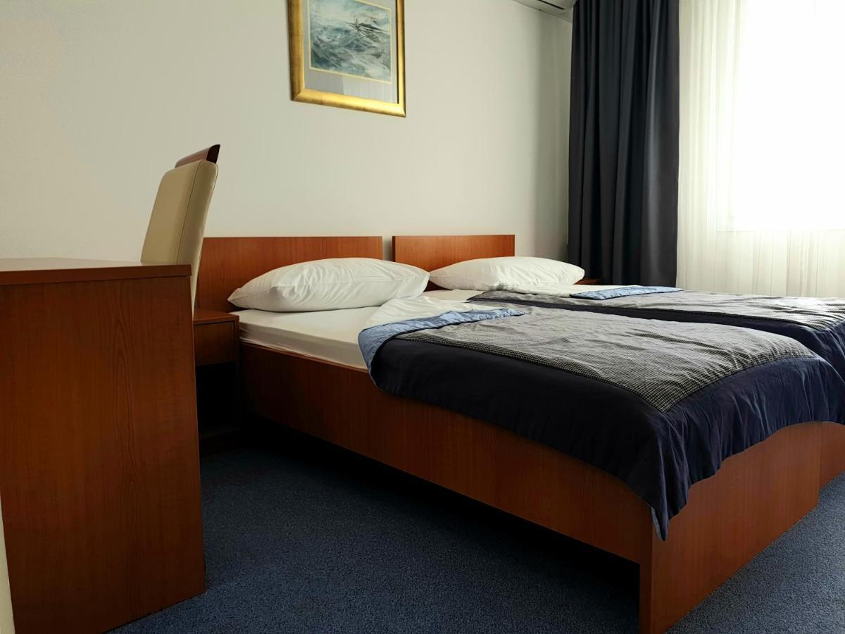 Hotel Zagreb Split Bagian luar foto
